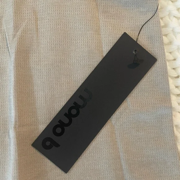 Mono B Athletic Crop Top NWT - Picture 5 of 5